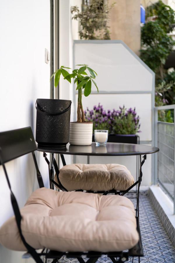 Adela's 1 Bedroom & Living *