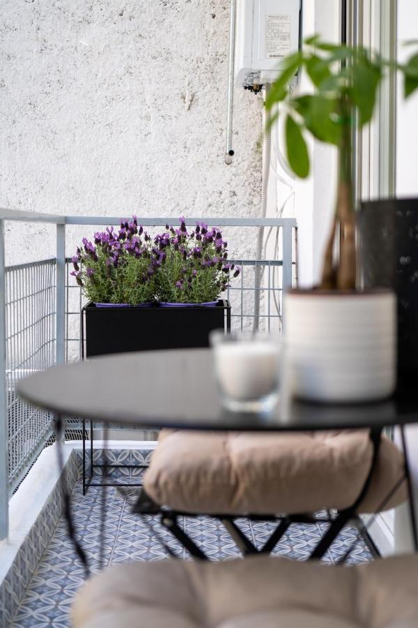 Adela's 1 Bedroom & Living *